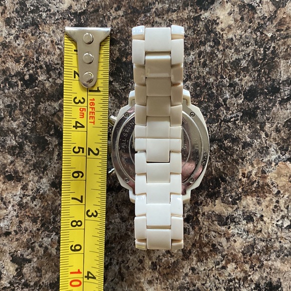 Michaels Kors White Watch with Crystals - Picture 5 of 6